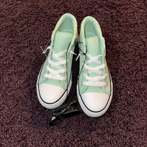 Falls Creek girls Mint green high tops size 2M NWT